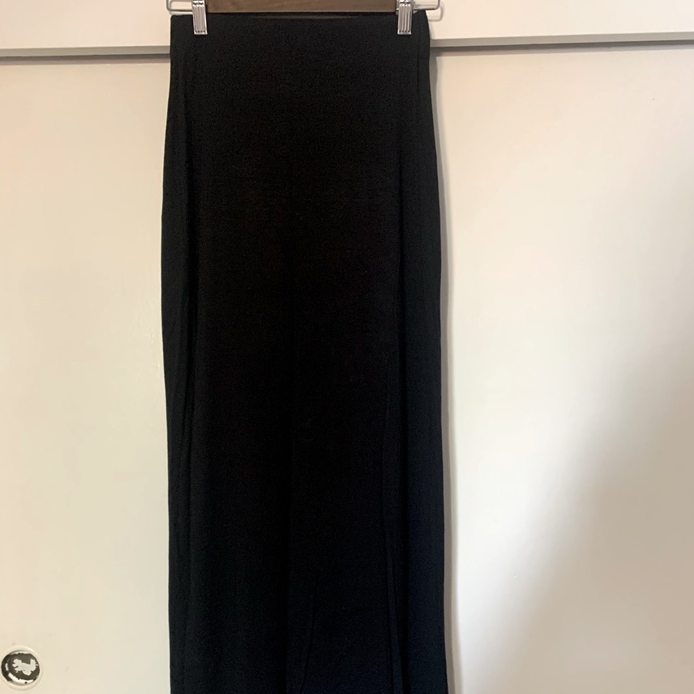 🧚🏼‍♀️Black Maxi Skirt
